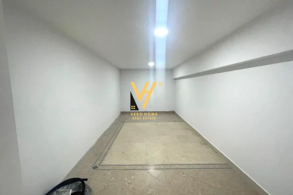 Ambient biznesi me qera 3+1 ne Tirane - 1,850 Euro