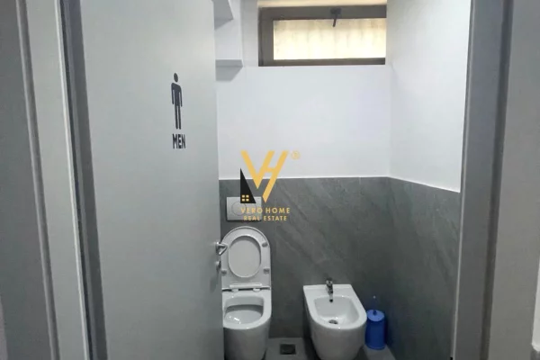 JEPET AMBIENT BIZNESI 160 M2 ME QERA TE PAZARI I RI 1.850 EURO