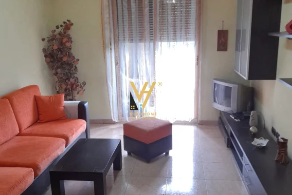 Shtepi me qera 2+1 ne Tirane - 800 Euro