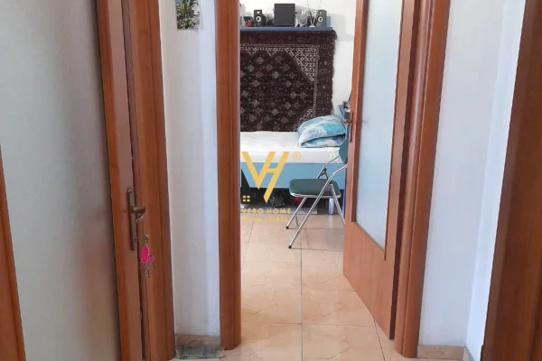 Shtepi me qera Apartament ne Tirane, 2+1, Mobilimi E mobiluar, Pagesa 800  Euro.