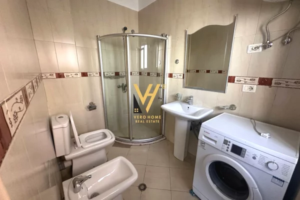 Ambient biznesi me qera 3+1 ne Tirane - 70,000 Leke