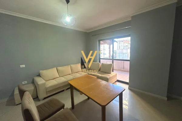 Ambient biznesi me qera 3+1 ne Tirane - 70,000 Leke