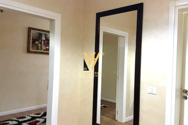 Shtepi me qera Apartament ne Tirane, 2+1, Mobilimi E mobiluar, Pagesa 70,000  Leke.