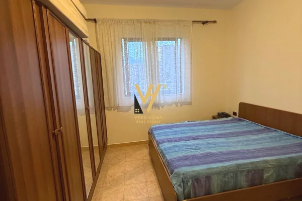 Shtepi me qera 1+1 ne Tirane - 40,000 Leke