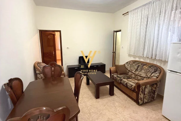 Shtepi me qera 1+1 ne Tirane - 40,000 Leke