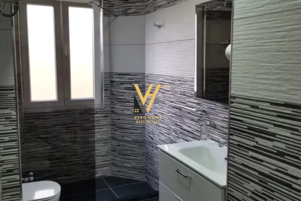 Shtepi me qera Apartament ne Tirane, 2+1, Mobilimi E mobiluar, Pagesa 60,000  Leke.