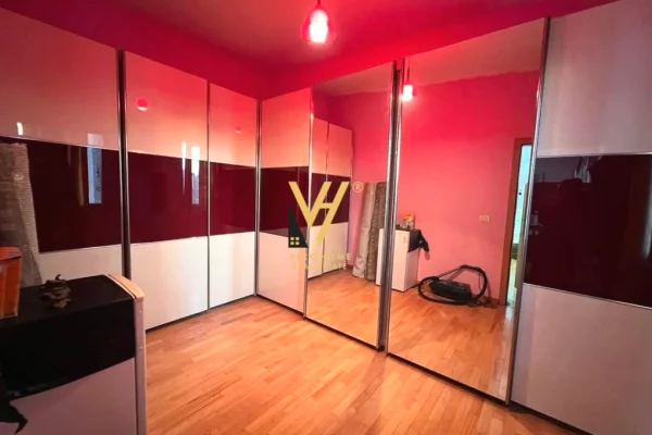 Shtepi me qera 3+1 ne Tirane - 900 Euro