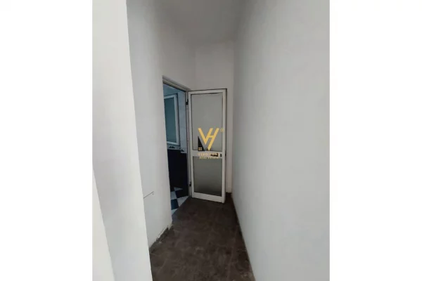 Ambient biznesi me qera 1+1 ne Tirane - 60,000 Leke