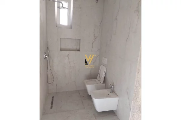 Shtepi me qera 3+1 ne Tirane - 2,000 Euro