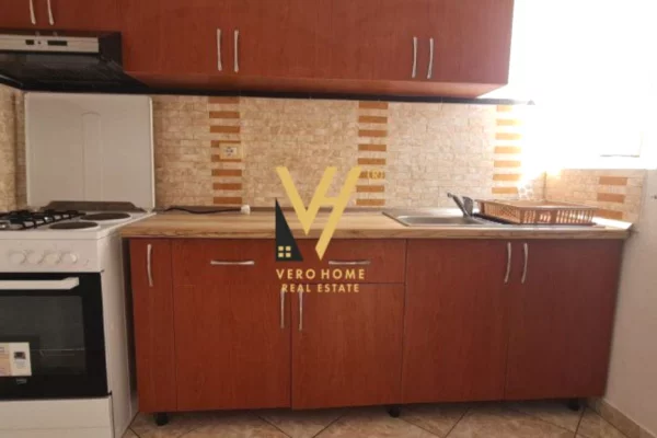 Shtepi me qera 1+1 ne Tirane - 55,000 Leke