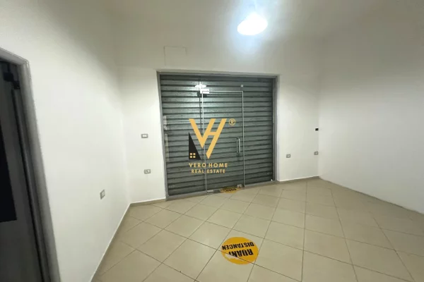 Ambient biznesi me qera 1+1 ne Tirane - 90,000 Leke