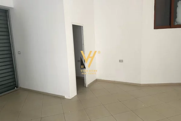 Ambient biznesi me qera 1+1 ne Tirane - 90,000 Leke