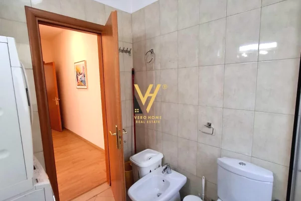 Shtepi me qera Apartament ne Tirane, 2+1, Mobilimi E mobiluar, Pagesa 75,000  Leke.