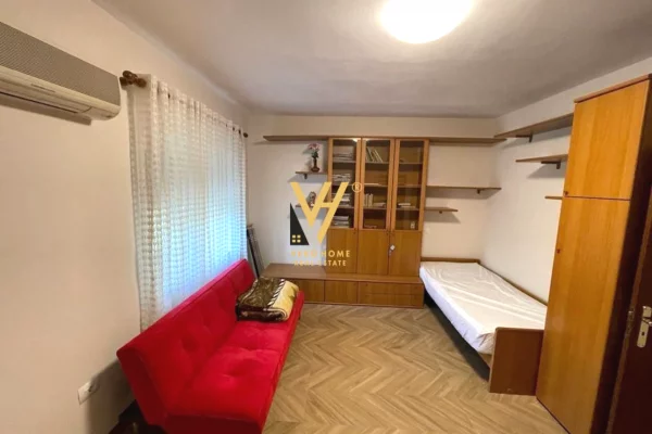 Shtepi me qera 2+1 ne Tirane - 75,000 Leke