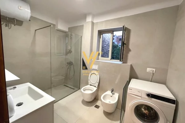 Shtepi me qera 2+1 ne Tirane - 75,000 Leke