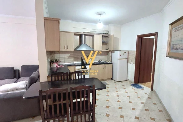 Shtepi me qera 1+1 ne Tirane - 40,000 Leke
