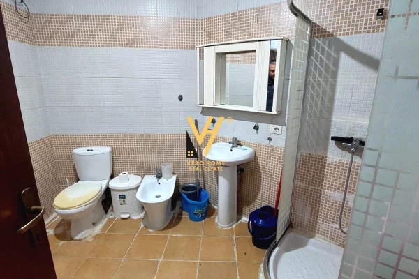 Shtepi me qera Apartament ne Tirane, 1+1, Mobilimi E mobiluar, Pagesa 40,000  Leke.