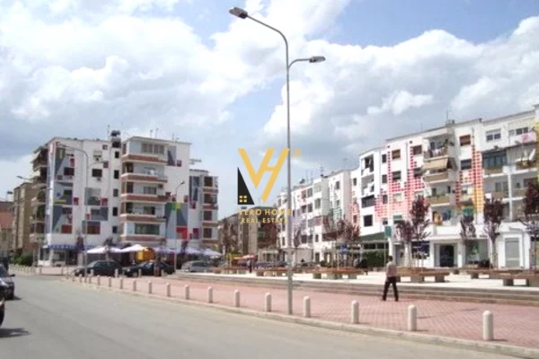 Truall ose Toke ne Tirane - 1,485,000 Euro