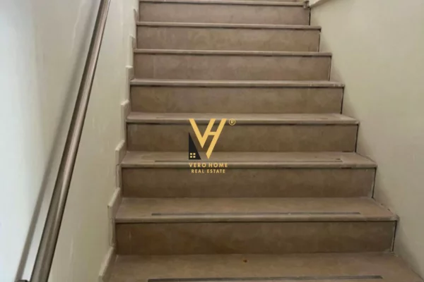 Ambiente Commerciale in Affitto 1+1 a Tirana - 170,000 Leke