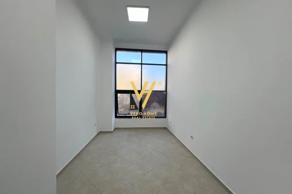 Ambient biznesi me qera 3+1 ne Tirane - 45,000 Leke