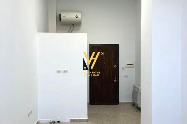 Ambient biznesi me qera 3+1 ne Tirane - 45,000 Leke