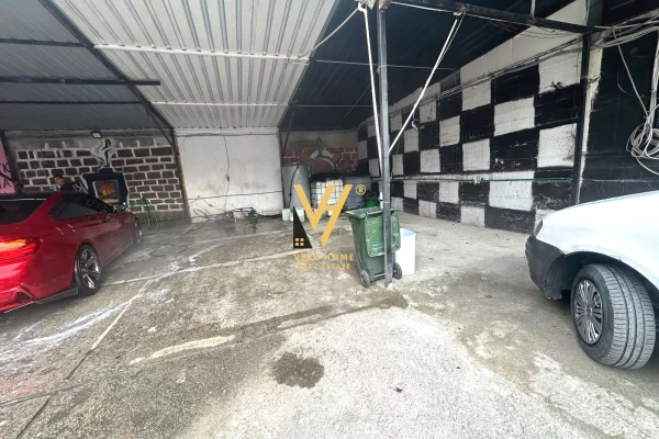 Ambient biznesi me qera 4+1 ne Tirane - 1,300 Euro