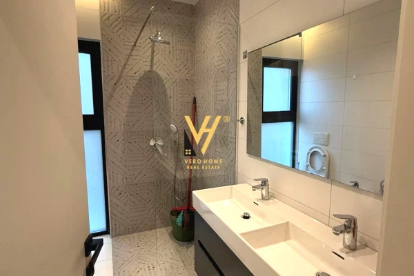 Shtepi me qera Apartament ne Tirane, 2+1, Mobilimi E mobiluar, Pagesa 1,300  Euro.