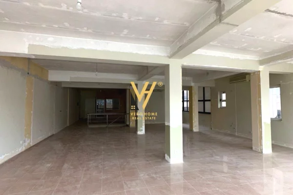 Ambient biznesi ne shitje 1+1 ne Tirane - 36,000,000 Leke