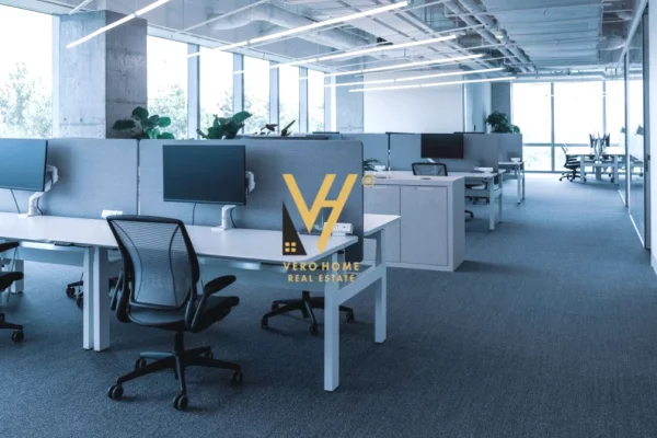 Business Property for Rent 3+1 in Tirana - 300,000 Leke