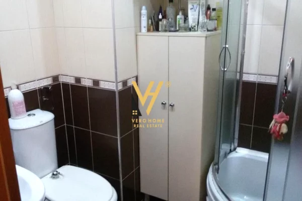 Shtepi me qera Apartament ne Tirane, 2+1, Mobilimi E mobiluar, Pagesa 80,000  Leke.