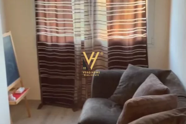 Shtepi ne shitje Apartament ne Tirane, 2+1, Mobilimi E mobiluar, Pagesa 300,000  Euro.