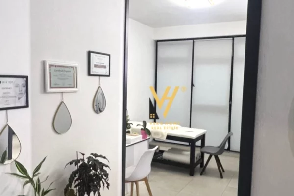 Business Property for Rent 3+1 in Tirana - 50,000 Leke