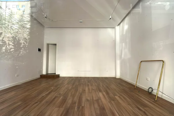 Business Property for Rent 1+1 in Tirana - 80,000 Leke