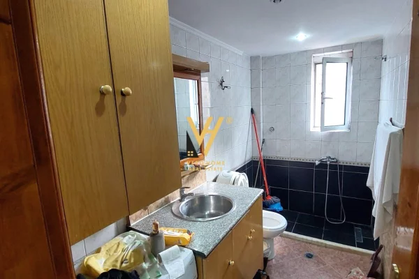 Shtepi me qera Apartament ne Tirane, 2+1, Mobilimi E mobiluar, Pagesa 55,000  Leke.