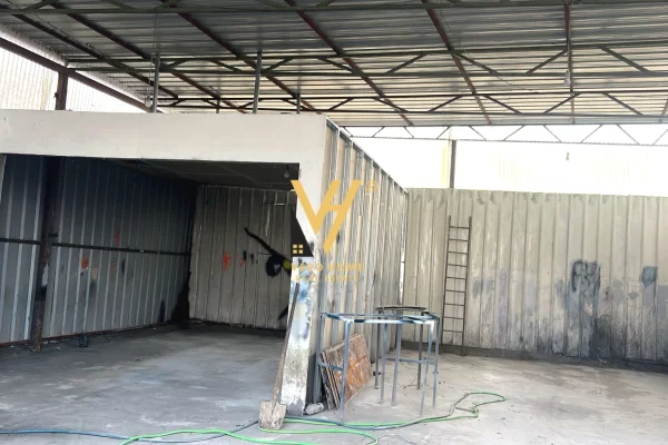 Business Property for Rent 4+1 in Tirana - 60,000 Leke