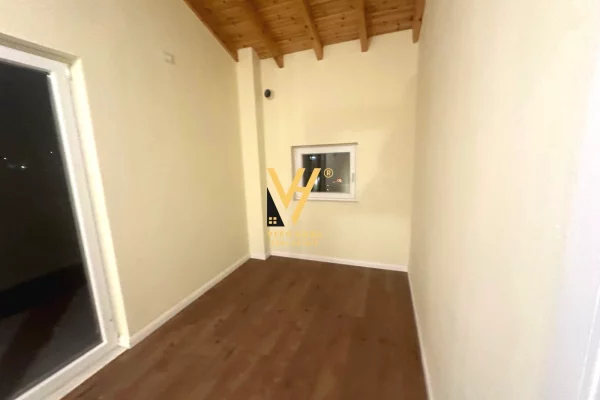 Shtepi me qera 5+1 ne Tirane - 110,000 Leke