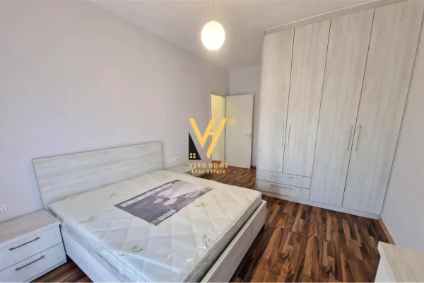 Shtepi me qera Apartament ne Tirane, 2+1, Mobilimi E mobiluar, Pagesa 65,000  Leke.