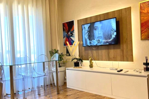 Shtepi me qera Apartament ne Tirane, 1+1, Mobilimi E mobiluar, Pagesa 80,000  Leke.