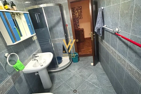 Shtepi me qera Apartament ne Tirane, 2+1, Mobilimi E mobiluar, Pagesa 70,000  Leke.