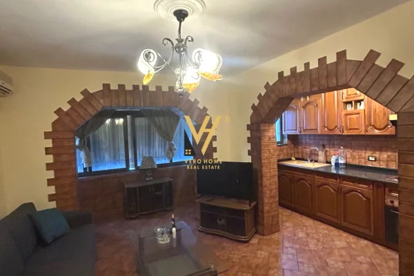 Shtepi me qera 2+1 ne Tirane - 70,000 Leke