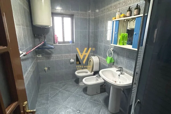 Shtepi me qera Apartament ne Tirane, 2+1, Mobilimi E mobiluar, Pagesa 70,000  Leke.