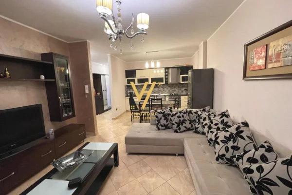 APARTAMENT 2+1 ME QERA RR.QEMAL STAFA, ISH PROFARMA 700 EURO