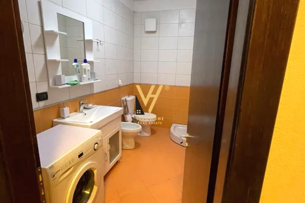 Shtepi me qera Apartament ne Tirane, 2+1, Mobilimi E mobiluar, Pagesa 700  Euro.