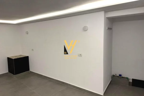 Ambient biznesi me qera 1+1 ne Tirane - 50,000 Leke