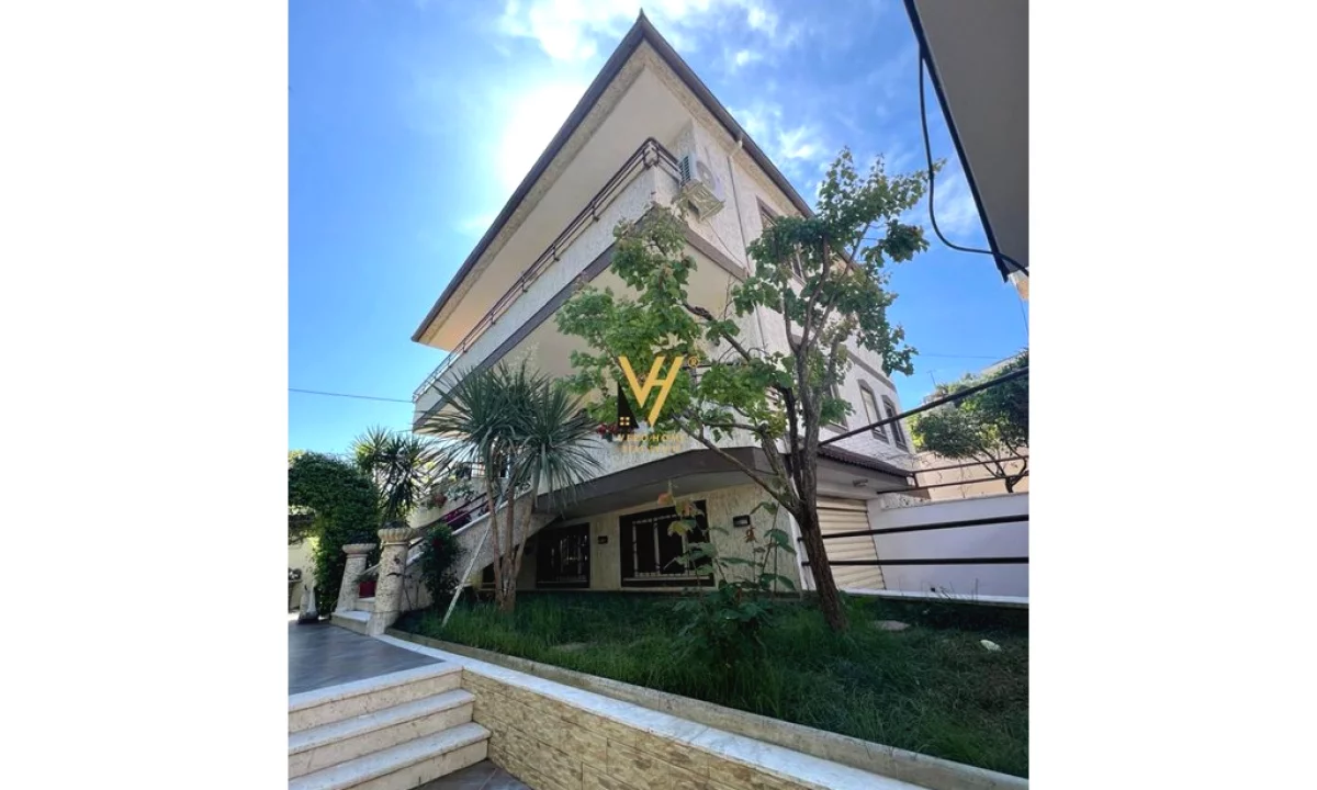 Shtepi me qera Vila Luksoze ne Tirane, 3+1, Mobilimi E mobiluar, Pagesa 1,200  Euro.