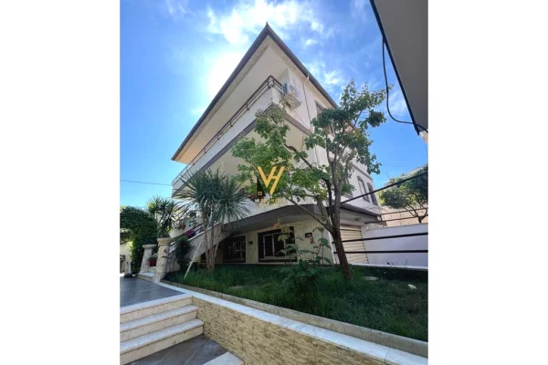 Shtepi me qera 3+1 ne Tirane - 1,200 Euro