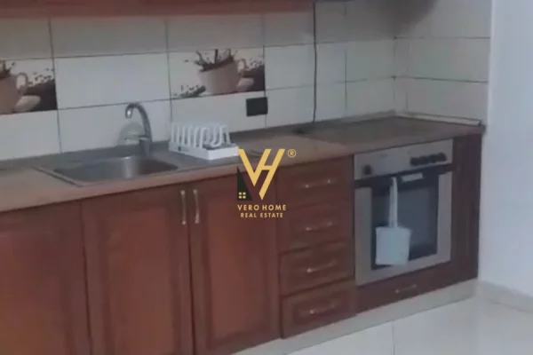 Shtepi me qera Apartament ne Tirane, 2+1, Mobilimi E mobiluar, Pagesa 45,000  Leke.