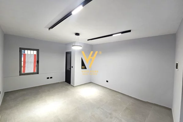 Ambient biznesi me qera 1+1 ne Tirane - 50,000 Leke