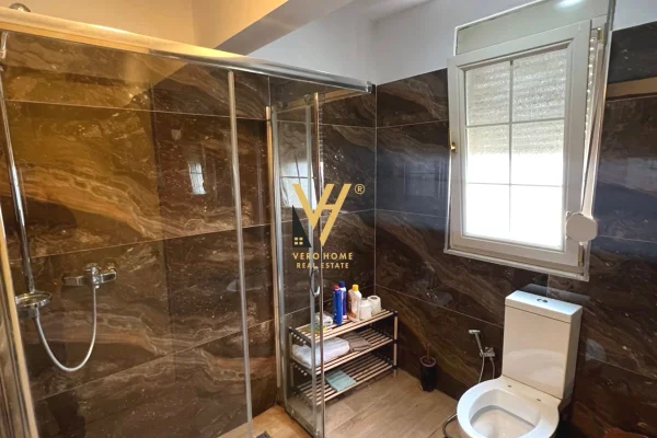 Shtepi me qera Apartament ne Tirane, 3+1, Mobilimi E mobiluar, Pagesa 600  Euro.