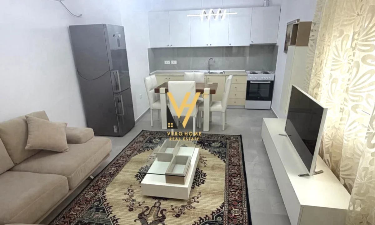 Shtepi me qera Shtepi Private ne Tirane, 2+1, Mobilimi E mobiluar, Pagesa 700  Euro.